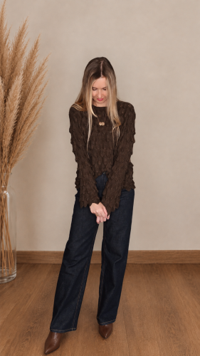 sweter w łuski czekoladowy.png