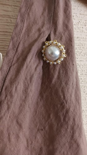 top-lniany-broszka-dekolt-v-mokka (3)