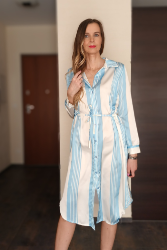 sukienka-midi-w-pasy-niebiesko-biala-dlugi-rekaw-bawelna (2)