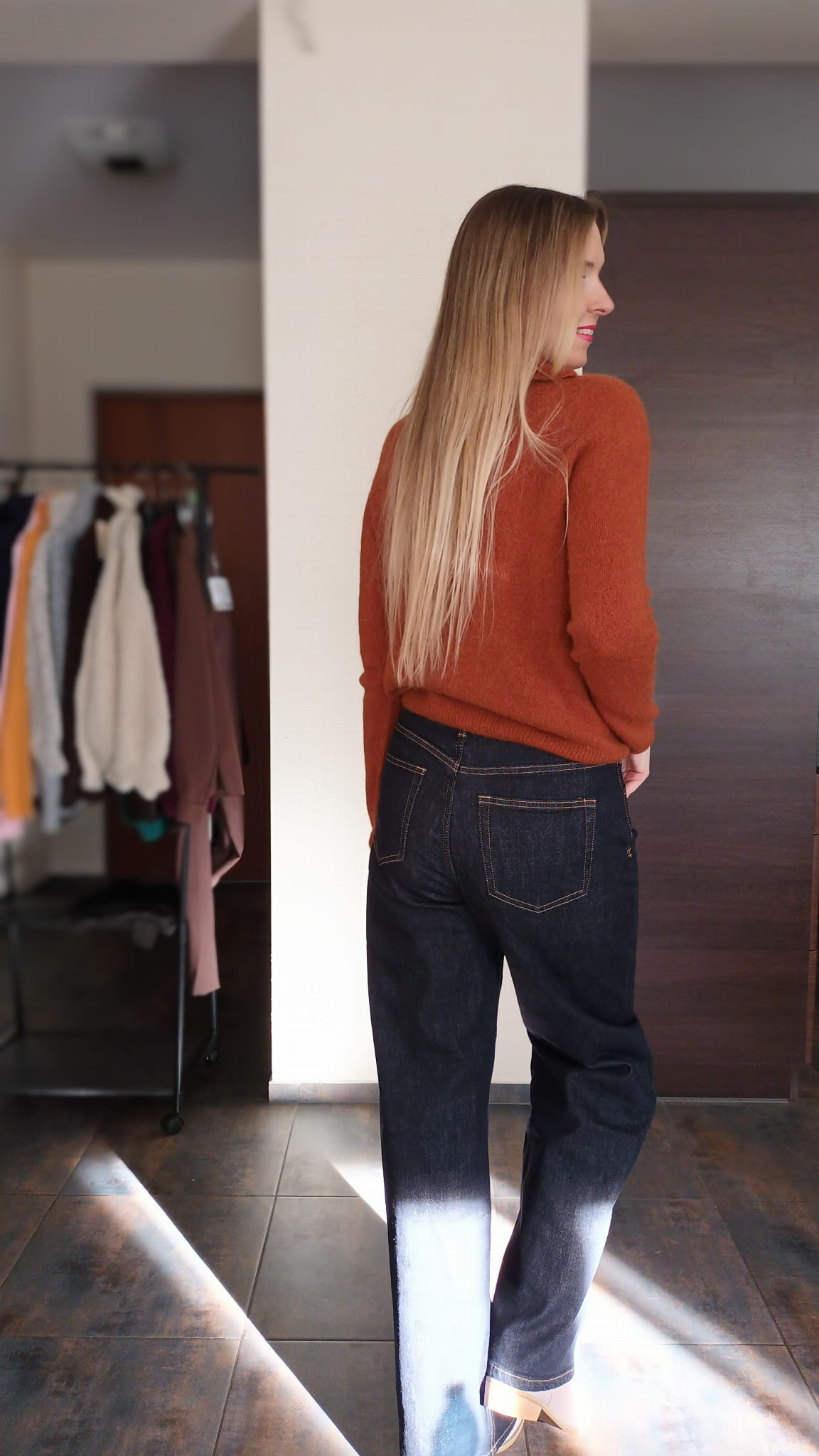 sweter pomaranczowy.jpg
