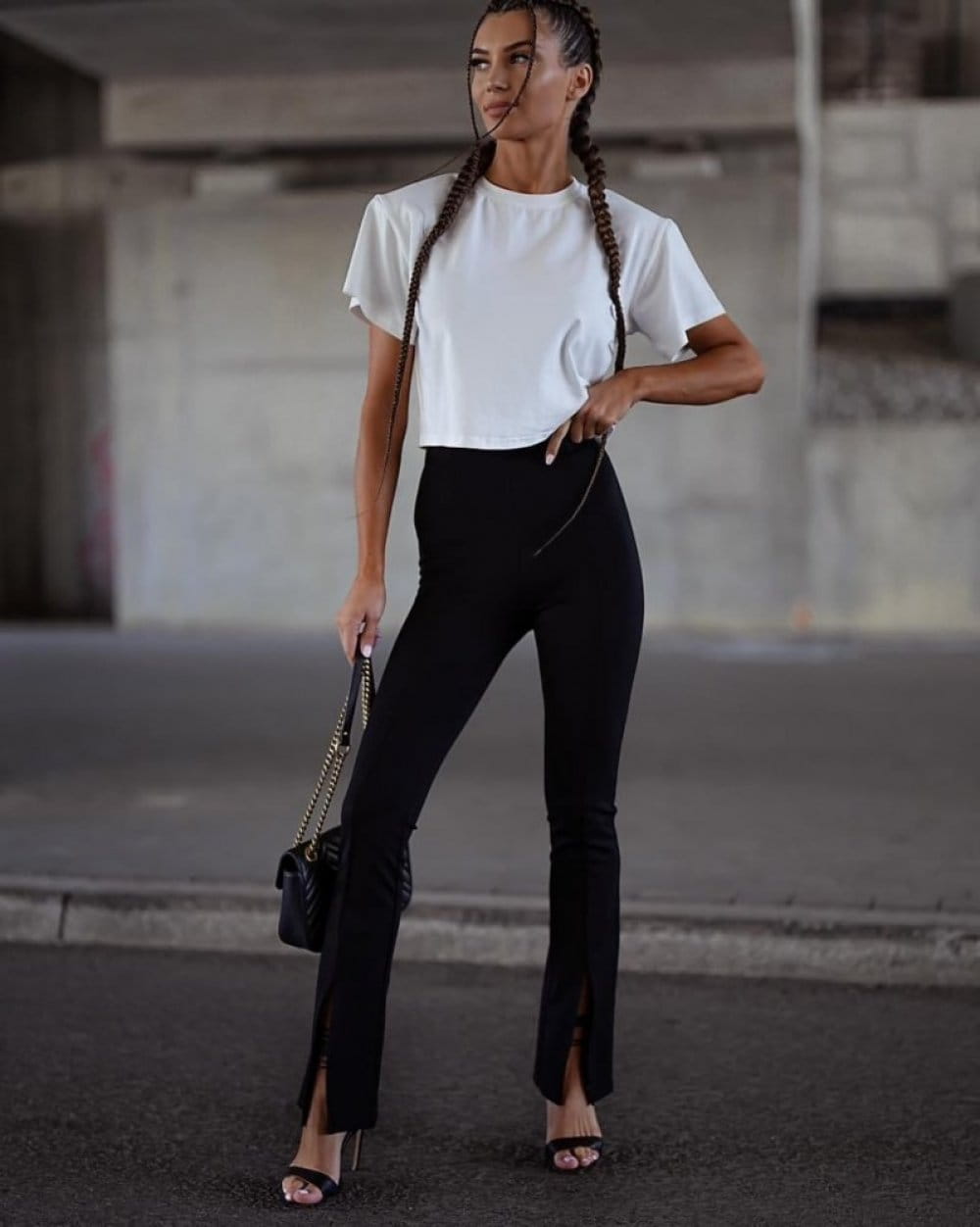 spodnie-damskie-czarne,-legginsy-damskie-czarne,-spodnie-z-rozcieciem,-legginsy-z-rozcieciem,-eleganckie-spodnie-czarne (2).jpg