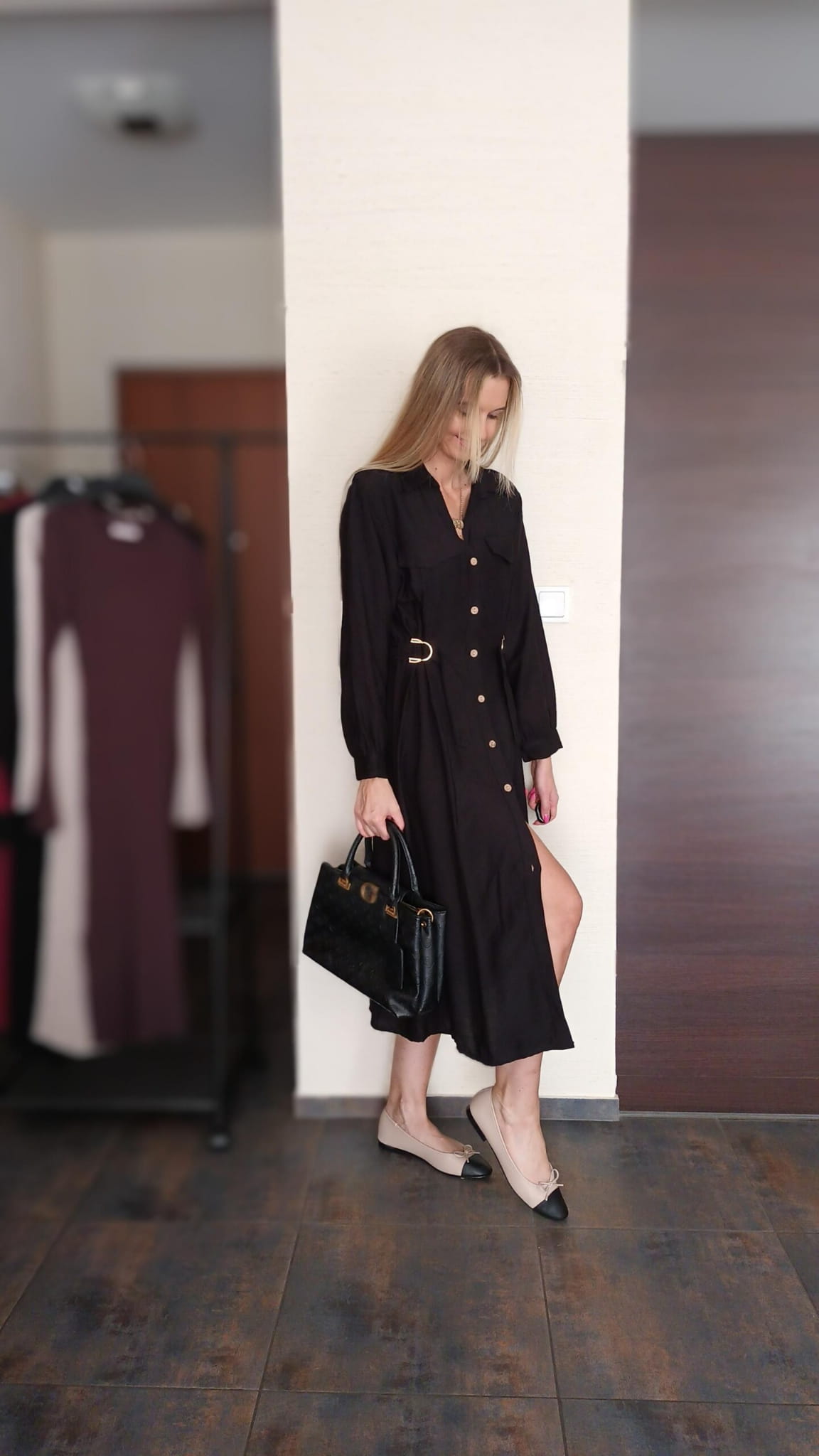 sukienka-szmizjerka-midi-rozpinana-czarna-wiskozowa