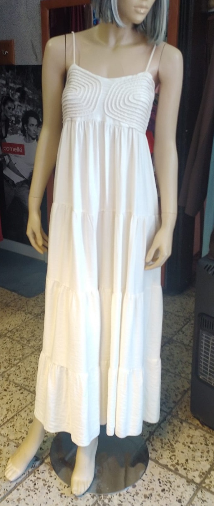 sukienka-maxi-smietankowa-boho-rozkloszowana
