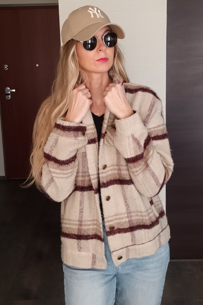 kurtka-kratka-czekoladowo-bezowa-jesien