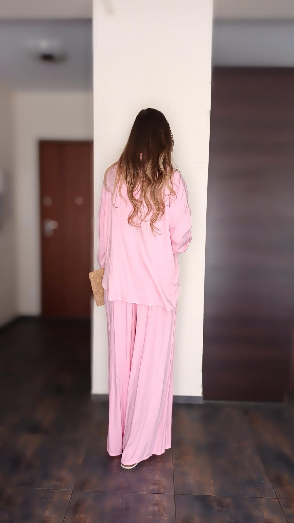 Spodnie-dlugie-wiskoza-rozszezana-nogawka-dla-wysokich-kobiet-rozowe-wiskozowy-komplet (6)