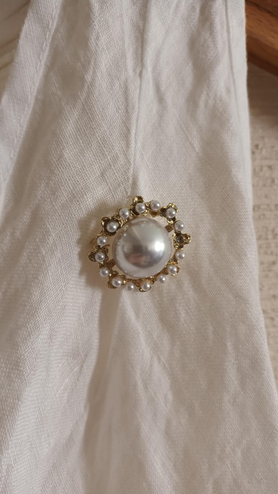 top-lniany-broszka-dekolt-v-czekoladowy-bialy (1)