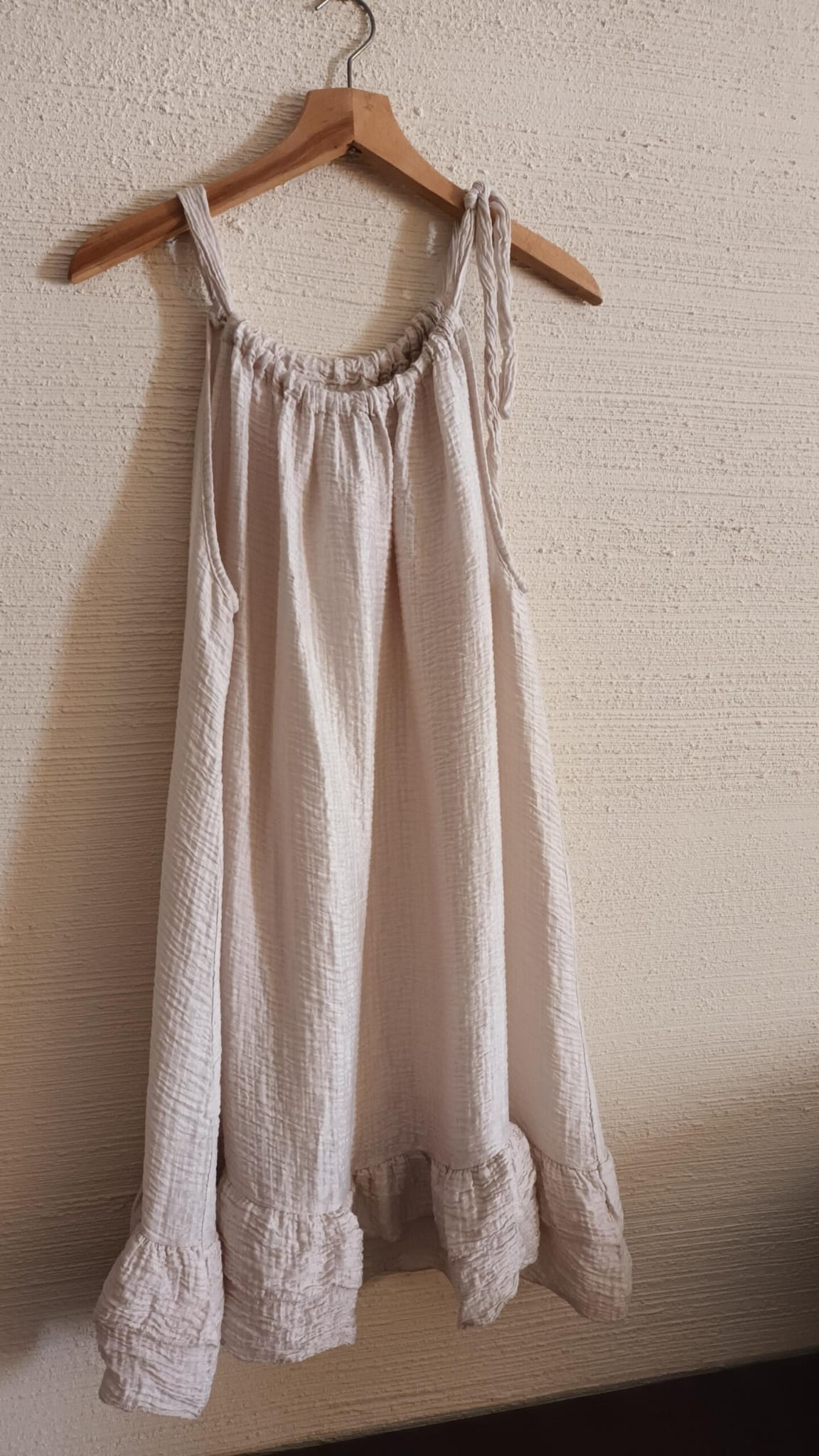 letnia-wiskozowa-luzna-sukienka-niebieska-bezowa-wiazana-na-szyje (14) (Copy)