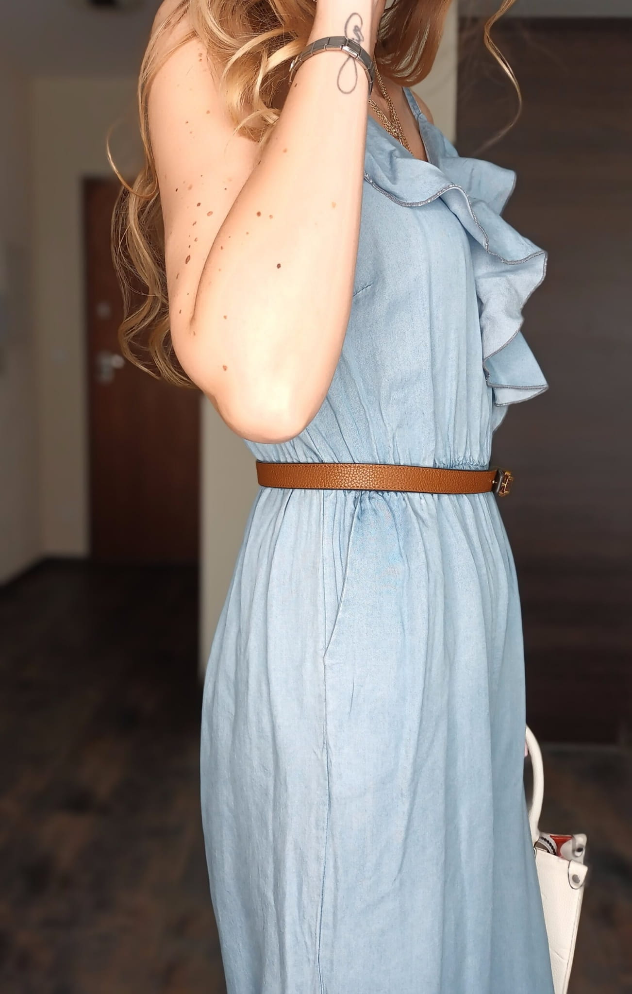 Kombinezon-jeansowy-dlugi-falbanki-ramiaczka-blekitny (8)