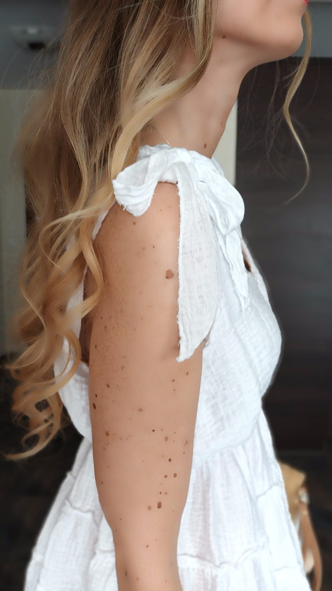 Sukienka-mini-biala-kokardki (6)