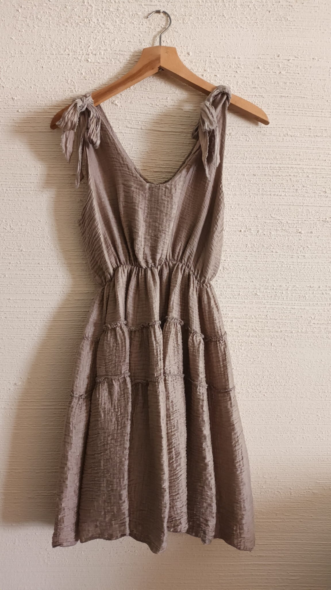 wiskozowa-Sukienka-mini-fango-kokardki