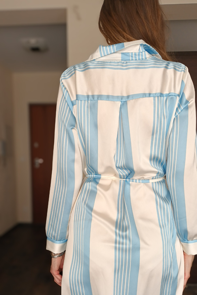 sukienka-midi-w-pasy-niebiesko-biala-dlugi-rekaw-bawelna (6)